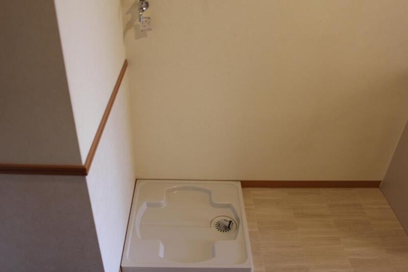 その他設備　洗濯機置場には防水パンがしっかり用意されています。