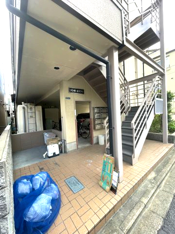 エントランス　イメージとして反転したお部屋となっております 間取り図参照願