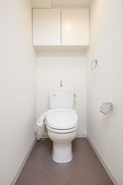 トイレ　※写真は同タイプ住戸です。