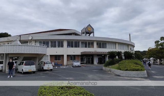 中学校　黒石中学校（中学校）まで925m