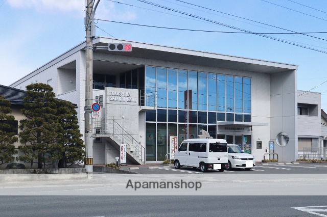 銀行　徳島信用金庫川内支店（銀行）まで889m