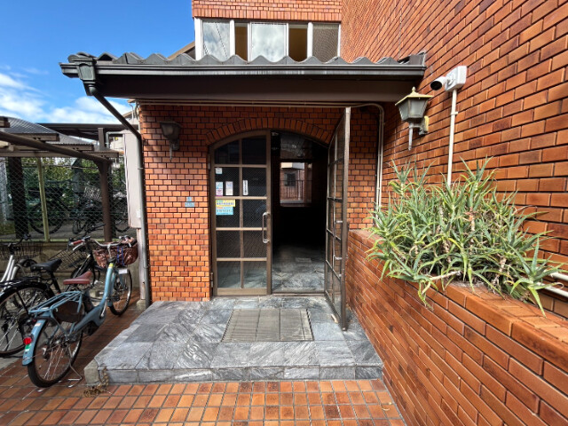 エントランス　入口