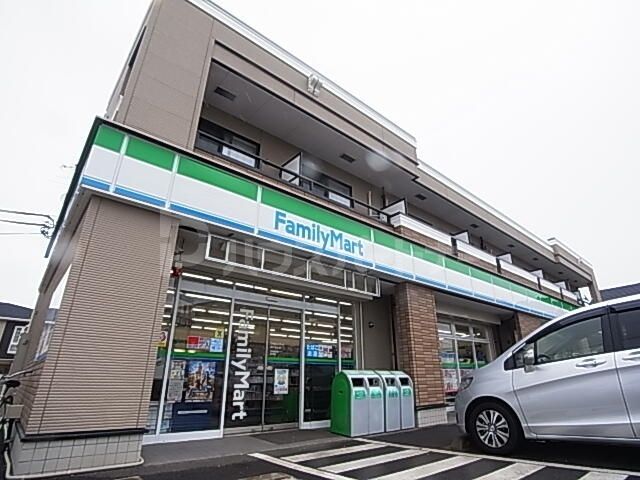 コンビニ　ファミリーマート柏たなか店（コンビニ）まで200m