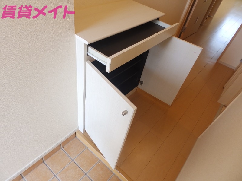 玄関　反転同型タイプです。