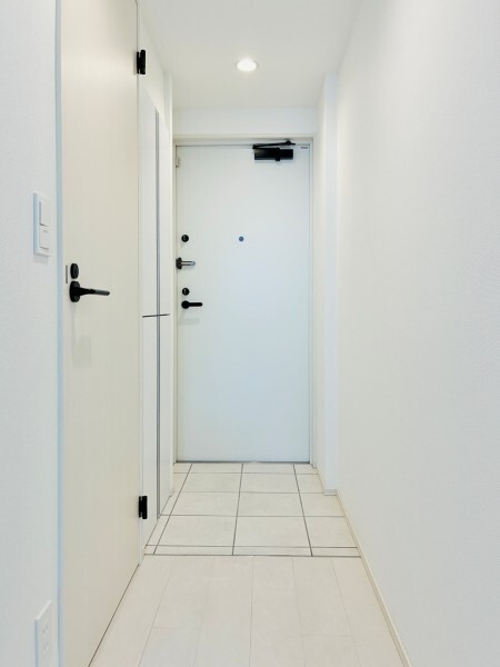玄関　※同物件、別部屋の写真です。