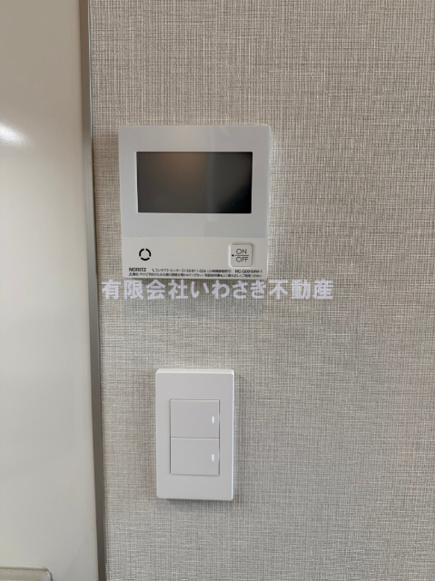 セキュリティ　別部屋参考写真（モニター付きインターホン）
