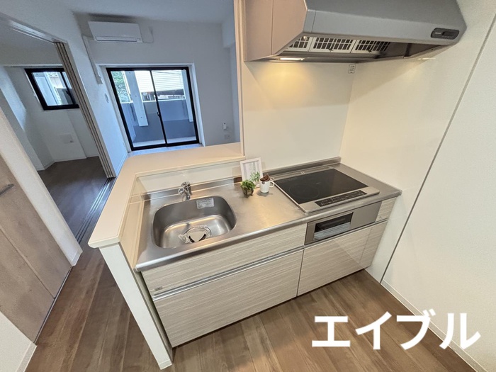 キッチン　同じ部屋タイプの別部屋の写真です。現況と異なる場合は現況を優