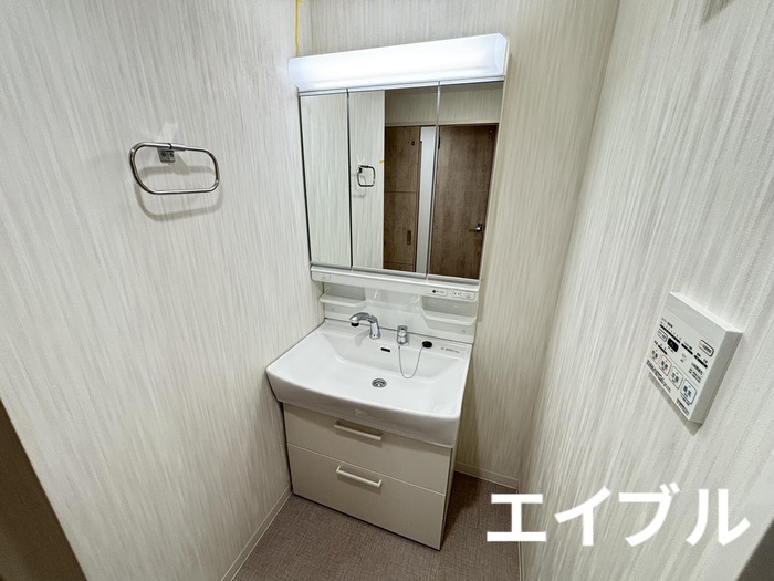 洗面設備　同じ部屋タイプの別部屋の写真です。現況と異なる場合は現況を優
