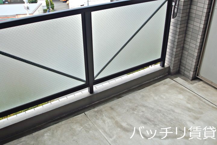 バルコニー　＊画像は別部屋の為、現状を優先いたします