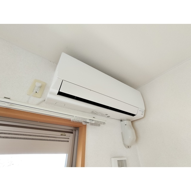 その他　エアコン１基
