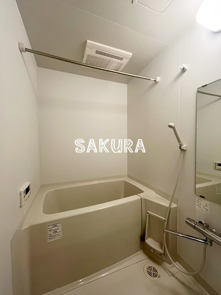 バス・シャワールーム　雨の日でも安心の浴室乾燥機付きです♪