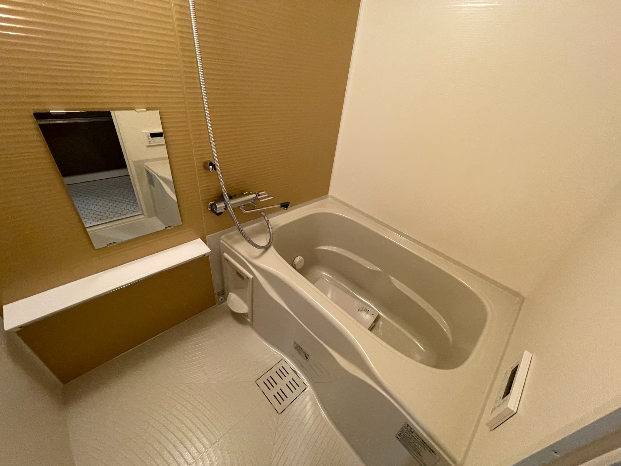 バス・シャワールーム　同タイプ別部屋の写真になります。