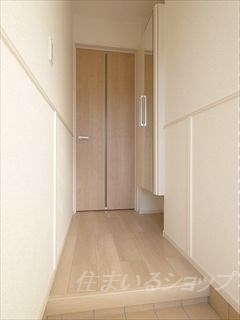 玄関　ミラー付き大型シューズボックス