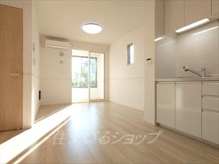 居室・リビング　明るい角部屋！