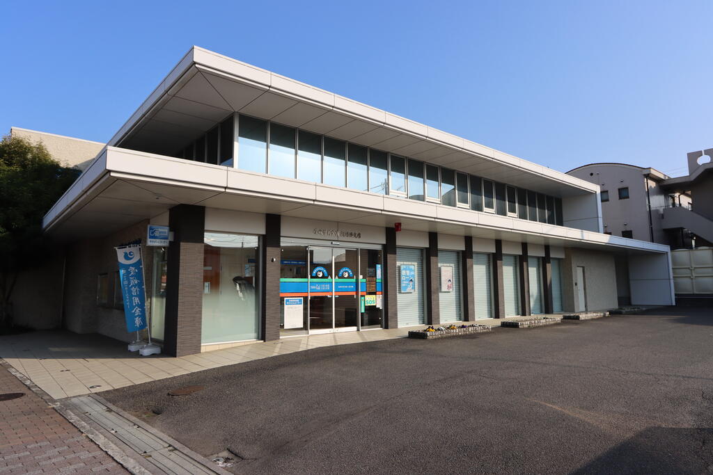 銀行　愛媛信用金庫新居浜支店（銀行）まで101m