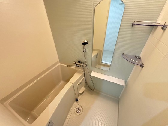 バス・シャワールーム　※別部屋の写真です
