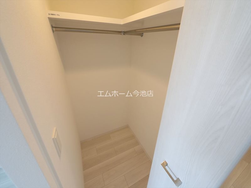 収納　ウォークインクローゼット（収納スペース充実しています）
