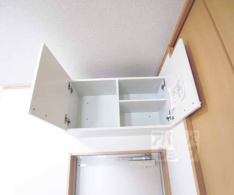 収納　玄関上の収納です。