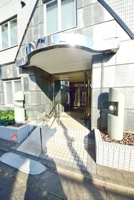 エントランス　★お問い合わせはタウンハウジングまで★