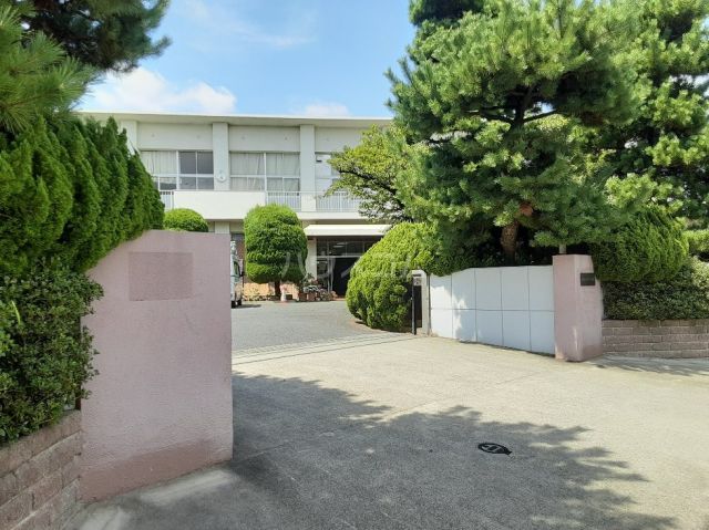 小学校　刈谷市立小垣江小学校（小学校）まで674m