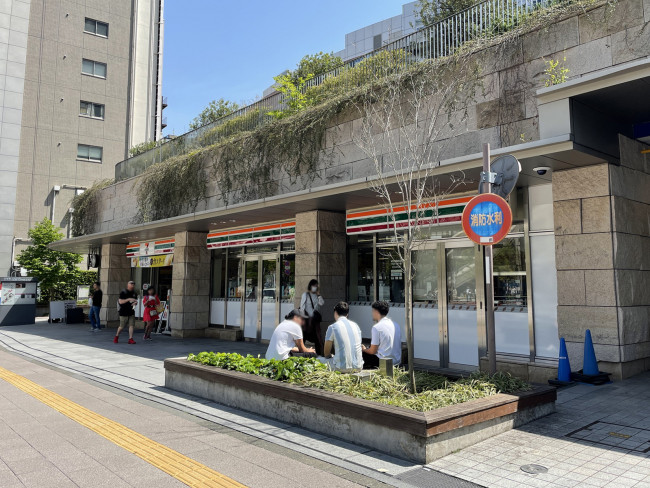 コンビニ　セブンイレブン神谷町オランダヒルズ店（コンビニ）まで484m