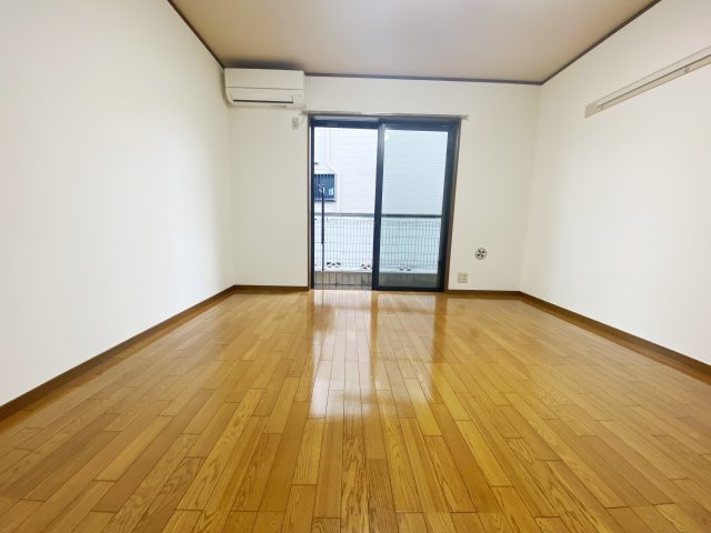 居室・リビング　別号室の参考写真です。