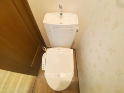 トイレ　別号室の参考写真です。