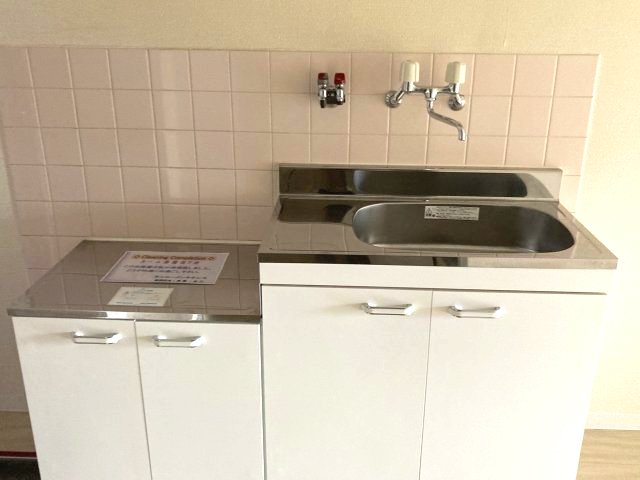 キッチン　イメージとして同建物他部屋を表示しています