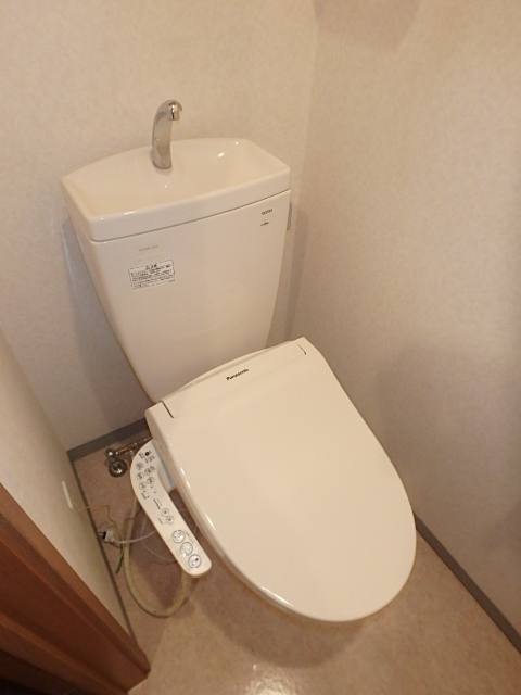 トイレ　シャワートイレ完備