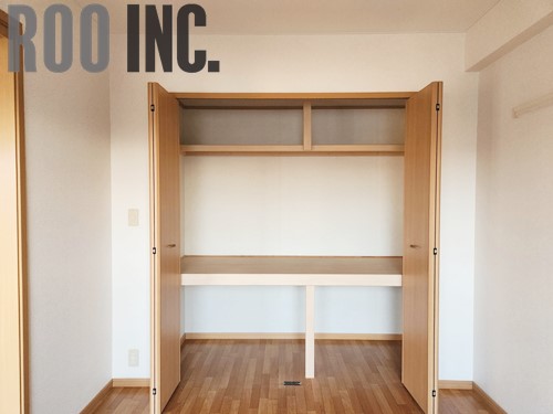 収納　写真は反転のお部屋です
