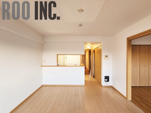 居室・リビング　写真は反転のお部屋です