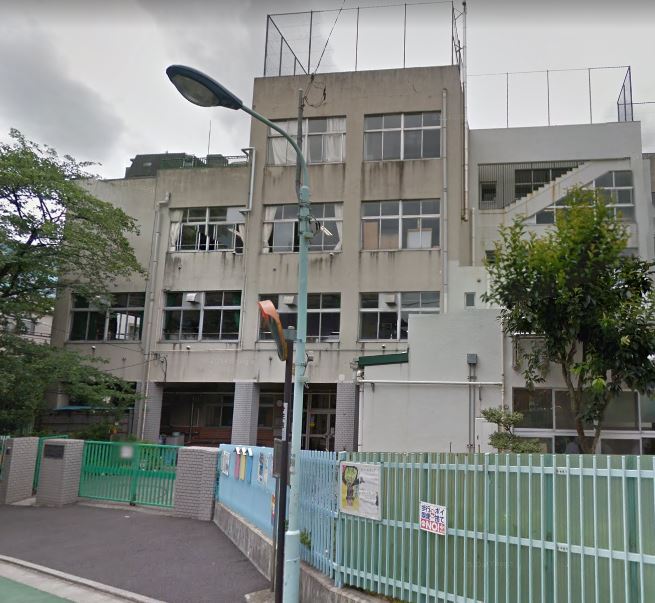 小学校　文京区立指ケ谷小学校（小学校）まで478m