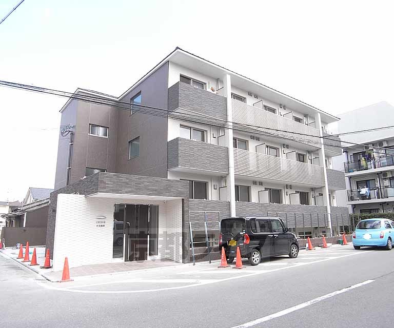 建物外観　２０１７年築の単身マンションです。