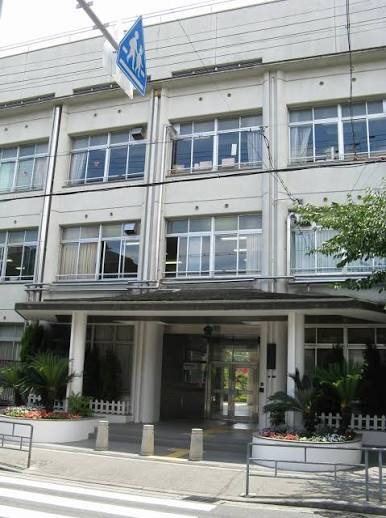 小学校　大阪市立菅原小学校（小学校）まで690m