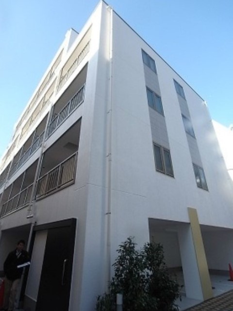 建物外観　５階建ての賃貸マンション