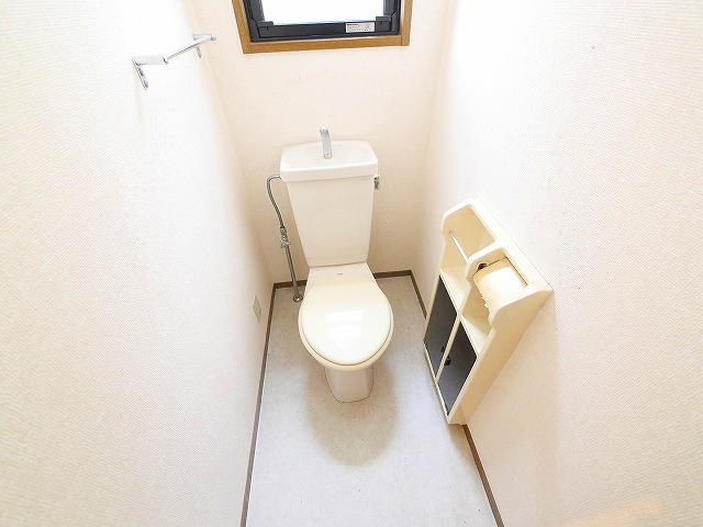 ガーデンヒルズ高の原 12棟のトイレ写真