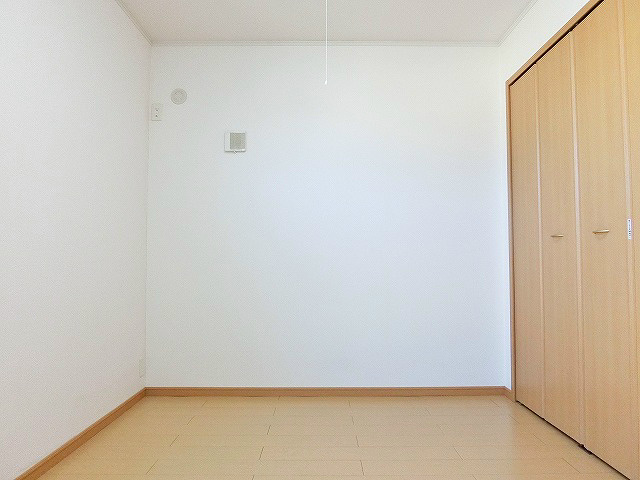 その他部屋・スペース　北向きの洋室ですが十分明るいです。