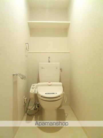 都営新宿線 神保町駅 徒歩2分 13階建 築23年のトイレ写真