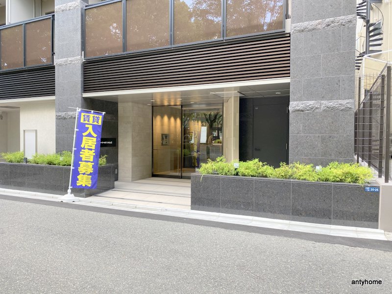 地下鉄御堂筋線 江坂駅 徒歩5分 12階建 築4年の外観写真