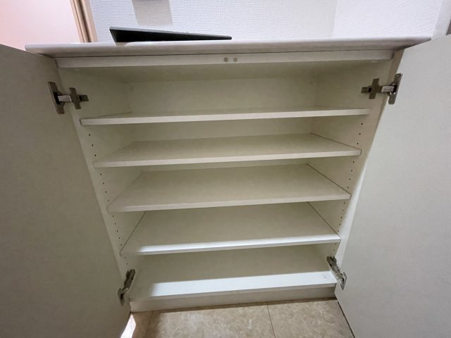 収納　イメージとして同マンション他部屋を表示しています