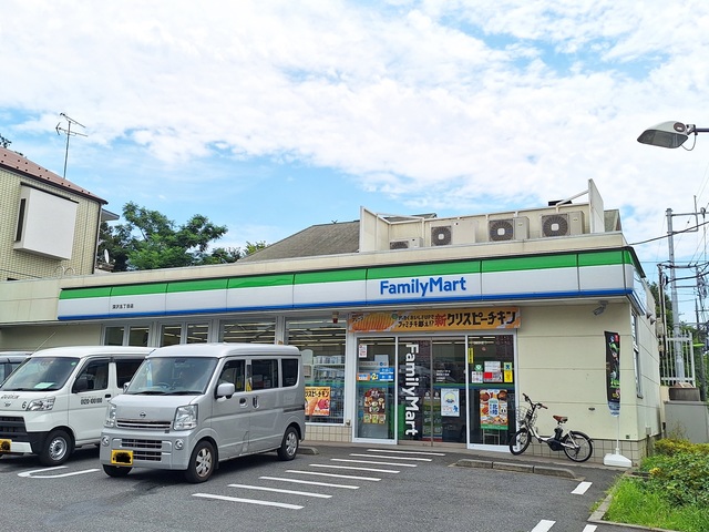 コンビニ　ファミリーマート深沢五丁目店（コンビニ）まで292m