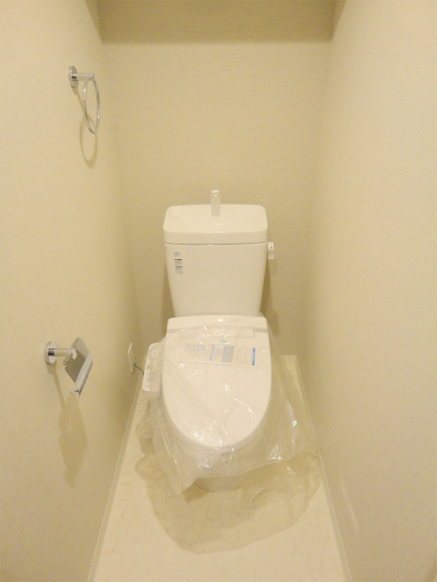 地下鉄谷町線 東梅田駅 徒歩7分 15階建 築13年のトイレ写真