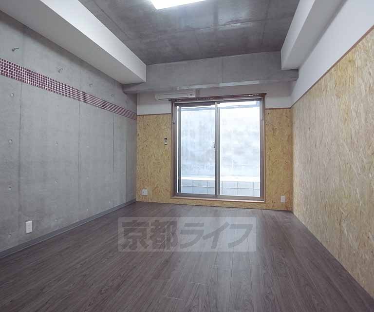 マルティ円町の居間写真