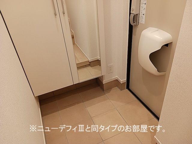 ヒカルサ大宮中川の玄関写真