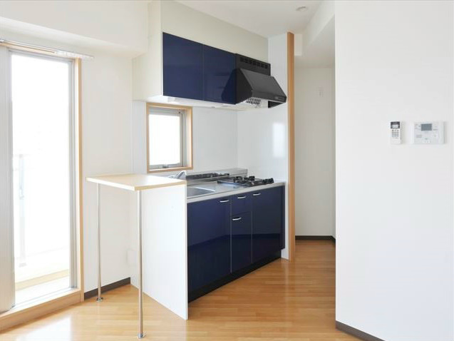 キッチン　キッチンです♪角部屋はキッチンンにも窓があり日あたり・風通し