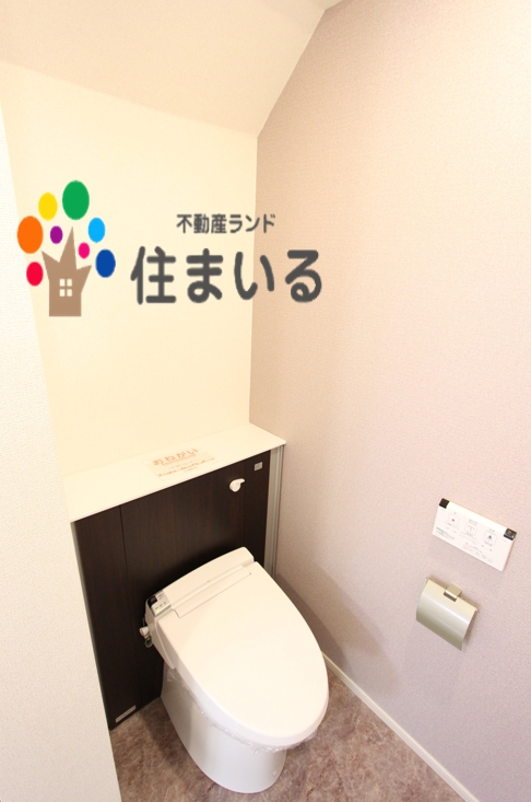 トイレ　※写真は同社同型タイプとなります