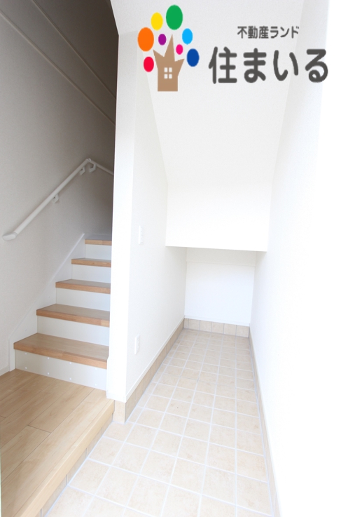 玄関　※写真は同社同型タイプとなります