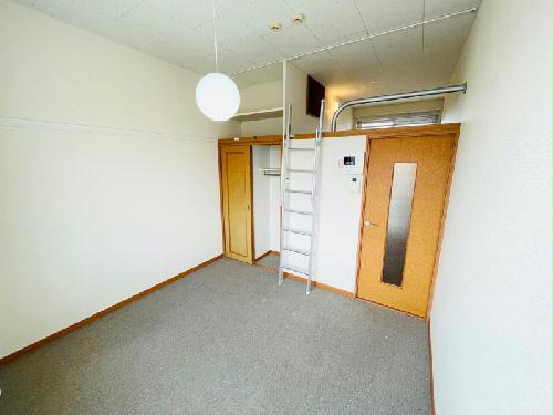 収納　1Ｆフローリング・2Ｆ絨毯