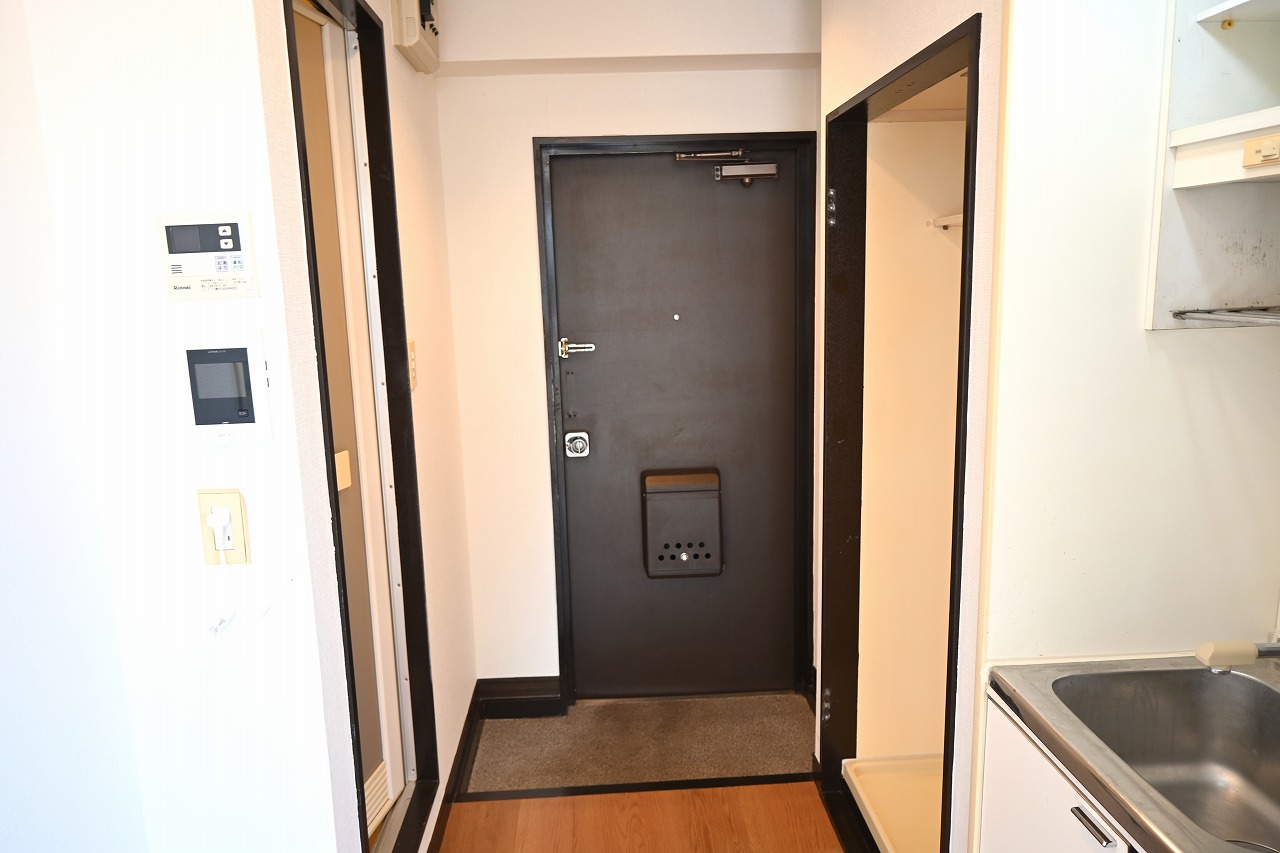ＪＲ山手線 大崎駅 徒歩9分 3階建 築39年の玄関写真