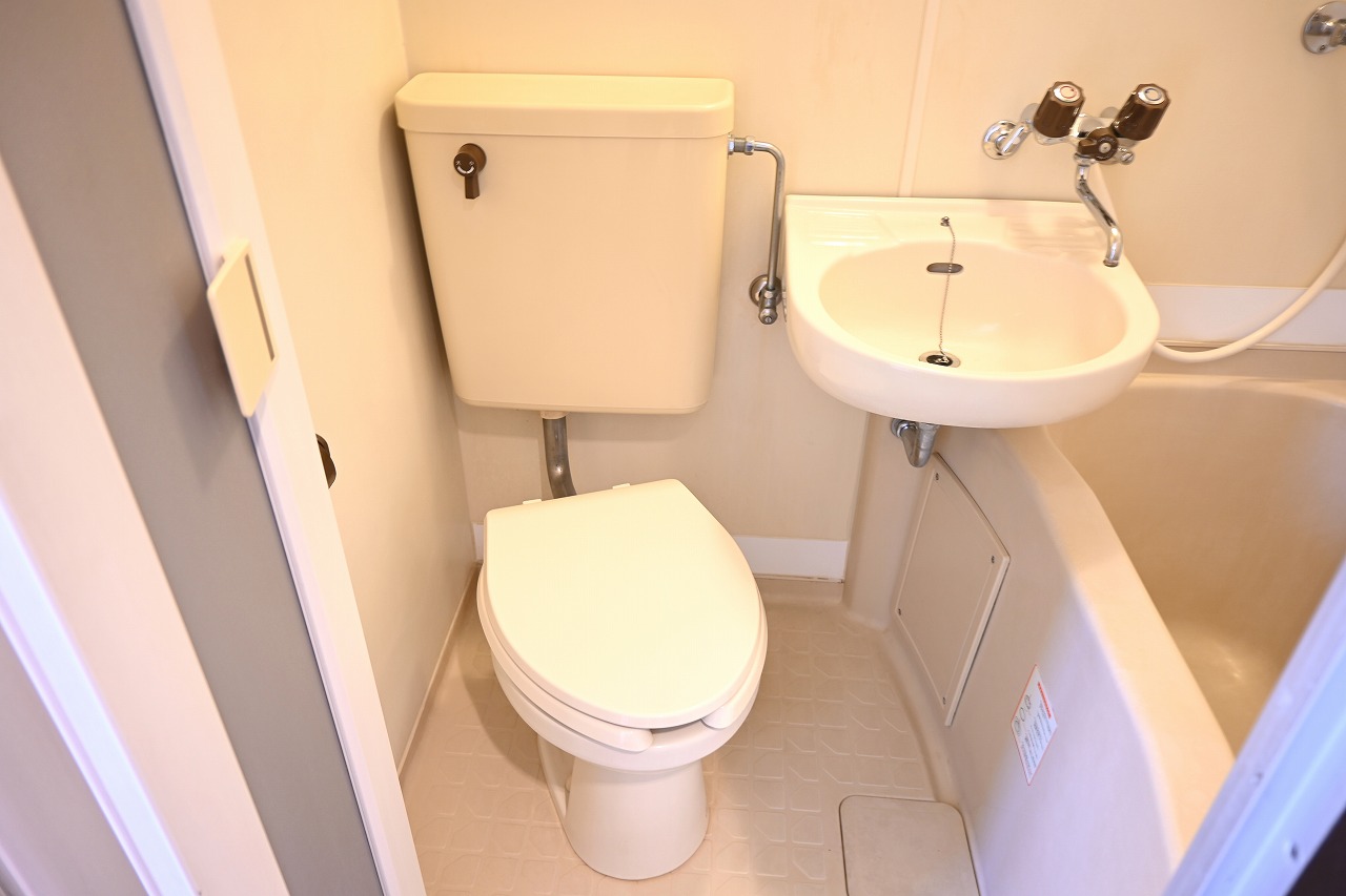 ＪＲ山手線 大崎駅 徒歩9分 3階建 築39年のトイレ写真